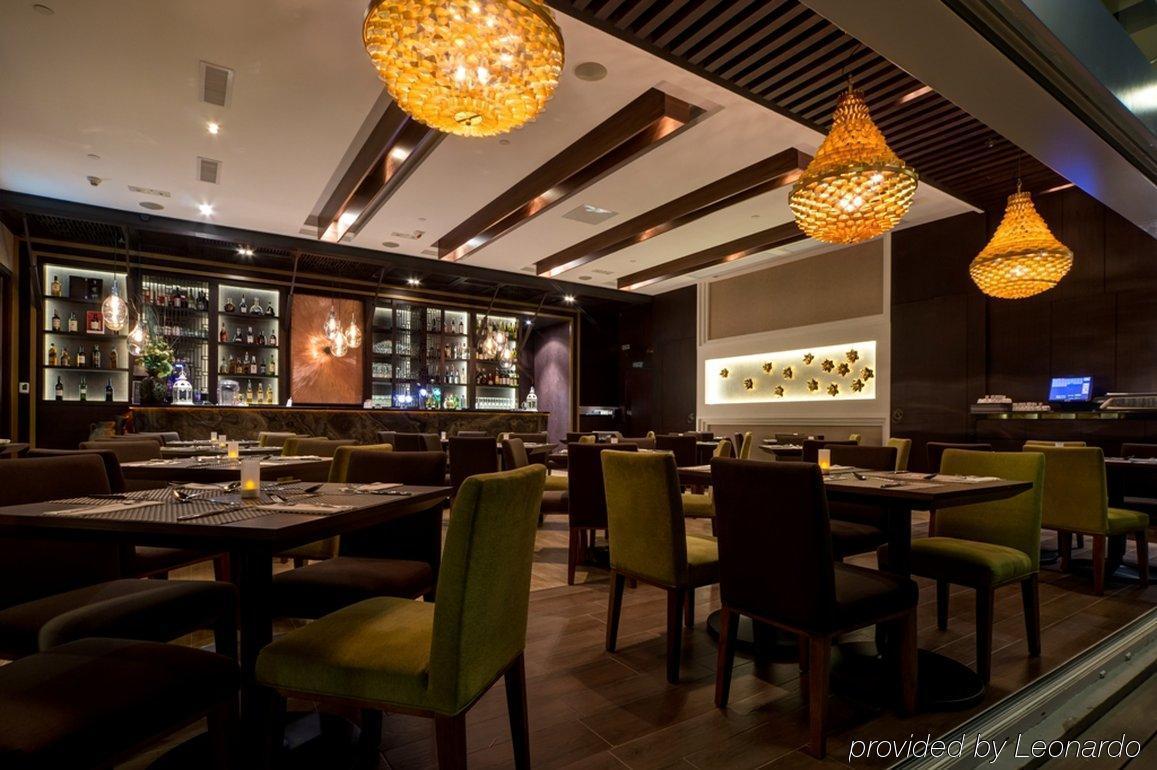 Holiday Inn Express Hong Kong Soho, An Ihg Hotel Екстер'єр фото